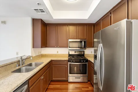 $749,000 | 1522 South Saltair Avenue, Unit 206, Los Angeles, CA 90025