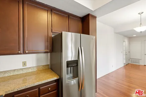 $749,000 | 1522 South Saltair Avenue, Unit 206, Los Angeles, CA 90025
