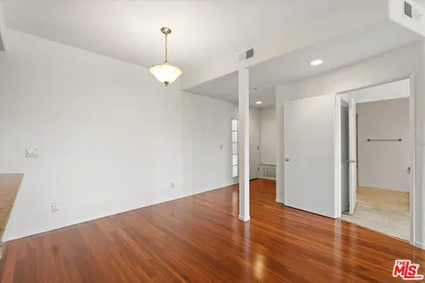 $749,000 | 1522 South Saltair Avenue, Unit 206, Los Angeles, CA 90025