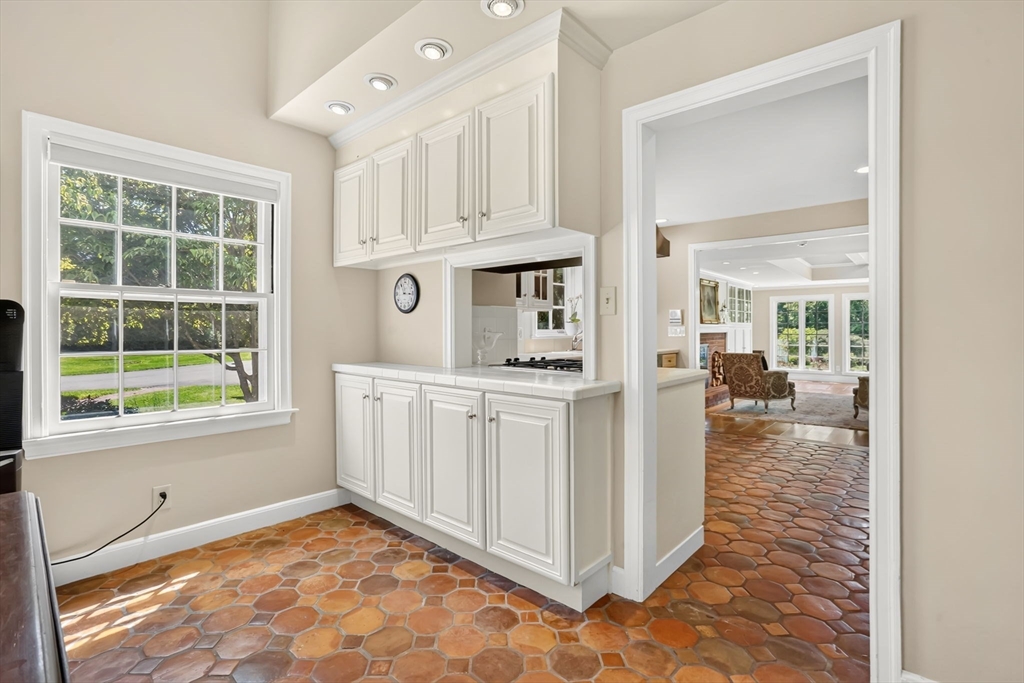 212 Springfield Street Wilbraham, MA 01095 - Photo 10 of 42