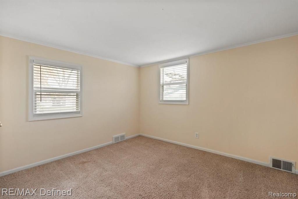 192 East Tienken Road Rochester Hills, MI 48307 - Photo 27 of 38