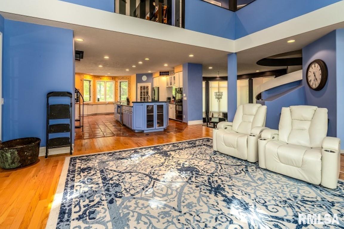 412 Wagon Wheel Road Carbondale, IL 62902 - Photo 2 of 30 a living room with furniture a rug and kitchen space