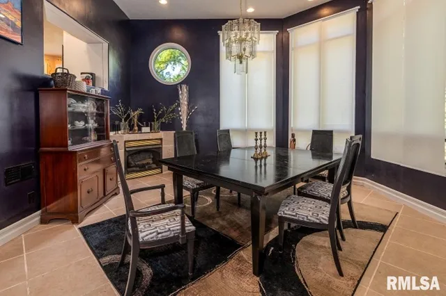 $489,000 | 412 Wagon Wheel Road, Carbondale, IL 62902