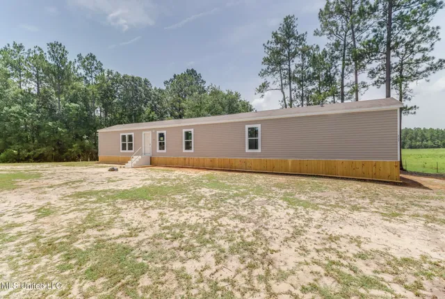 $167,000 | 3195 Firetower Road, Kiln, MS 39556