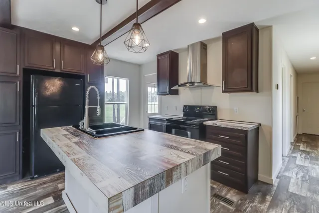 $167,000 | 3195 Firetower Road, Kiln, MS 39556