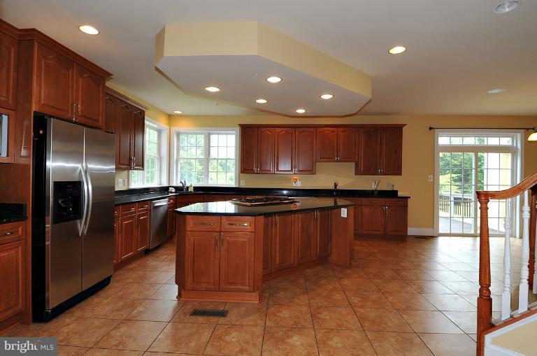 520 Ednor Road Ashton, MD 20861 - Photo 3 of 30 Kitchen