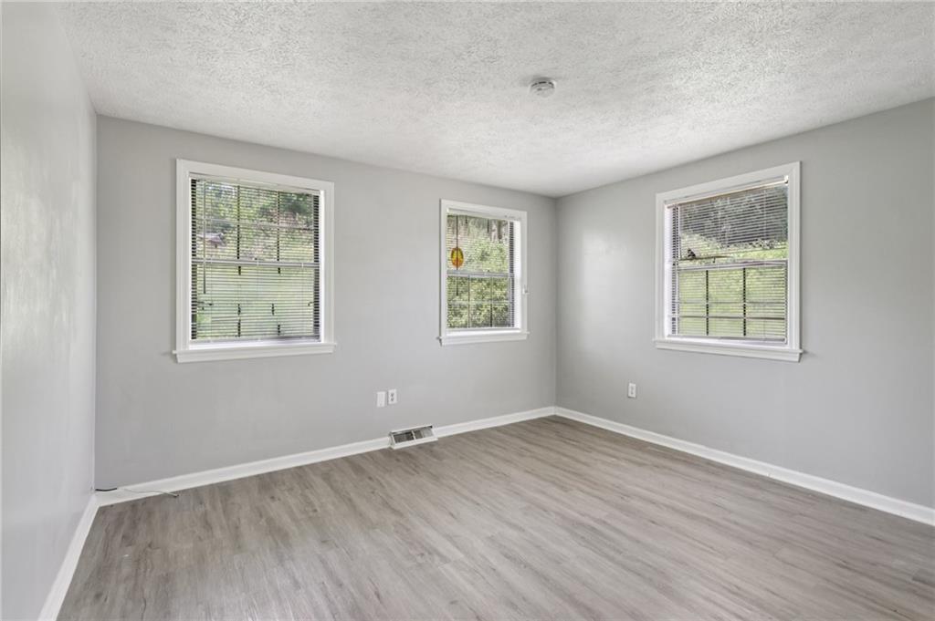 40 Emerson Road Pittsburgh, PA 15209 - Photo 13 of 28 Gallery Image 13
