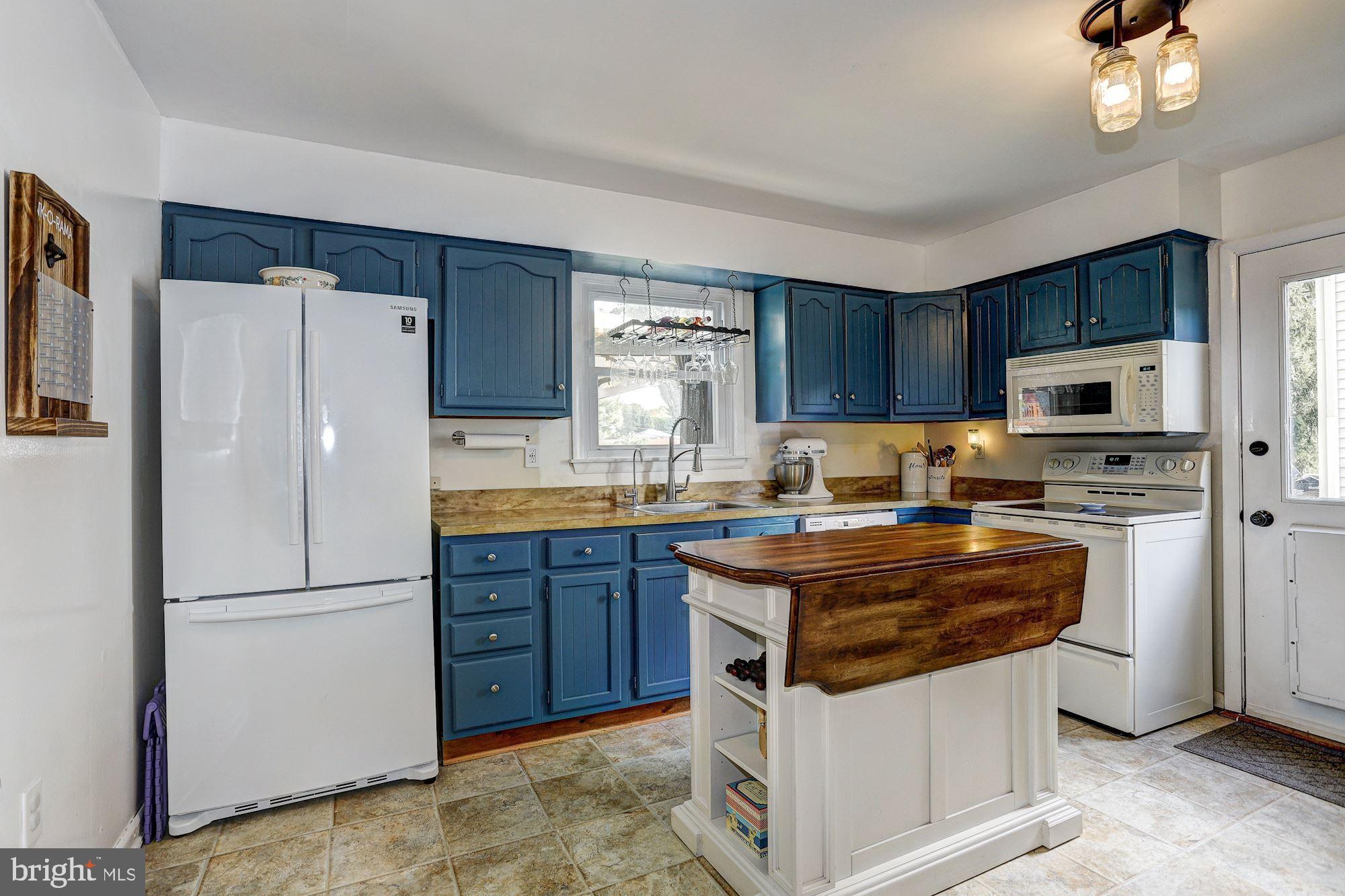 221 Farm Road Aberdeen, MD 21001 - Photo 11 of 31 Eat-in Kitchen