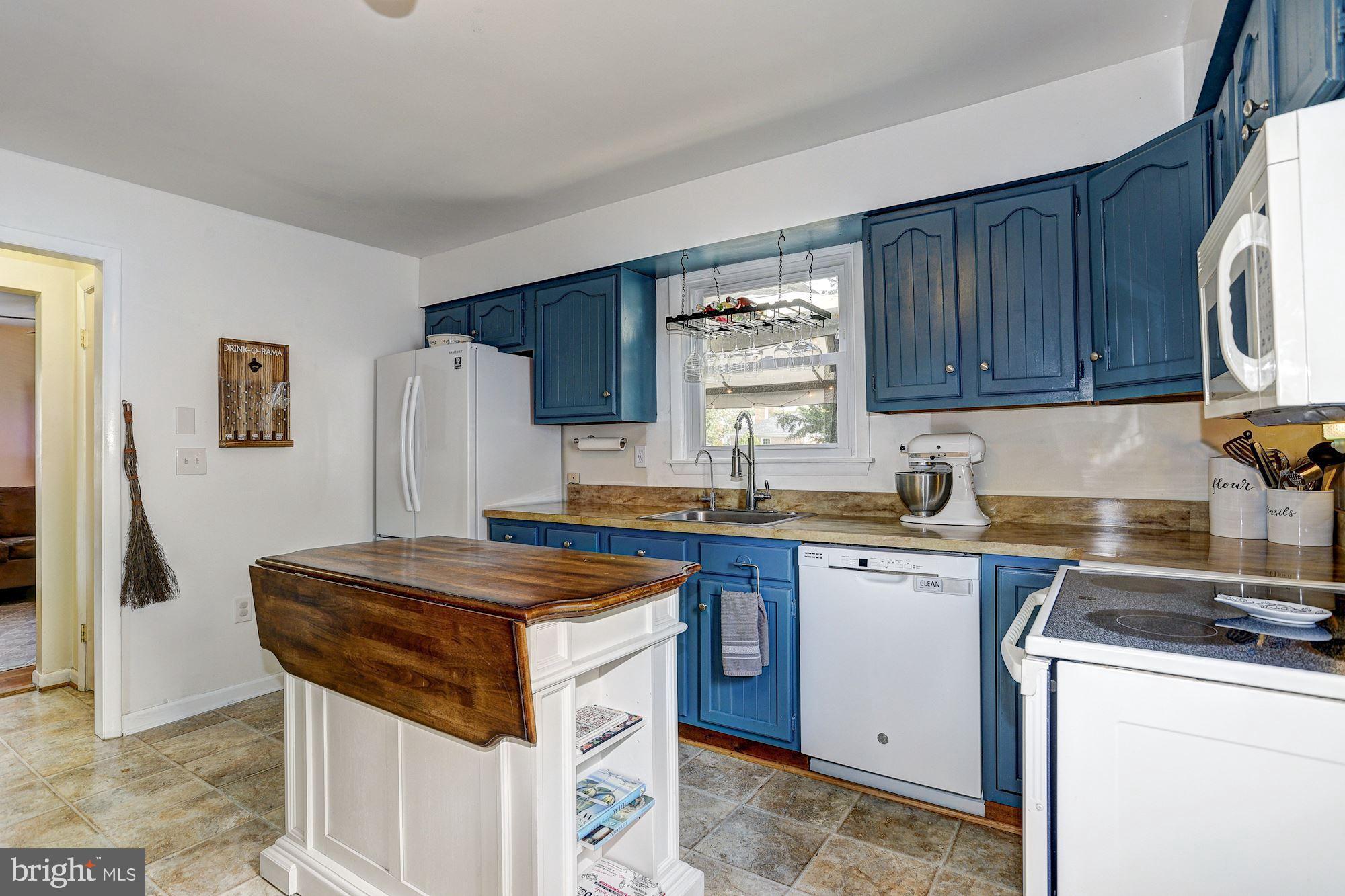221 Farm Road Aberdeen, MD 21001 - Photo 13 of 31 Eat-in Kitchen