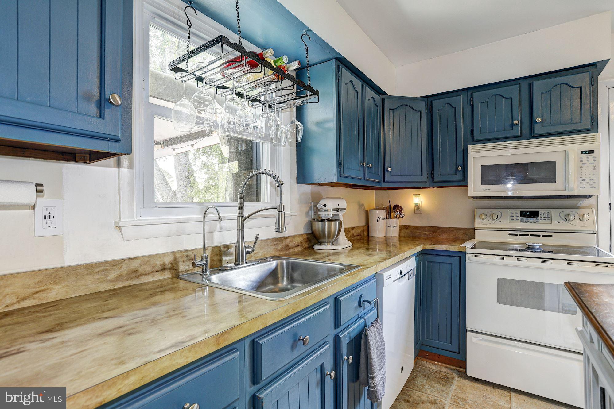221 Farm Road Aberdeen, MD 21001 - Photo 14 of 31 Eat-in Kitchen