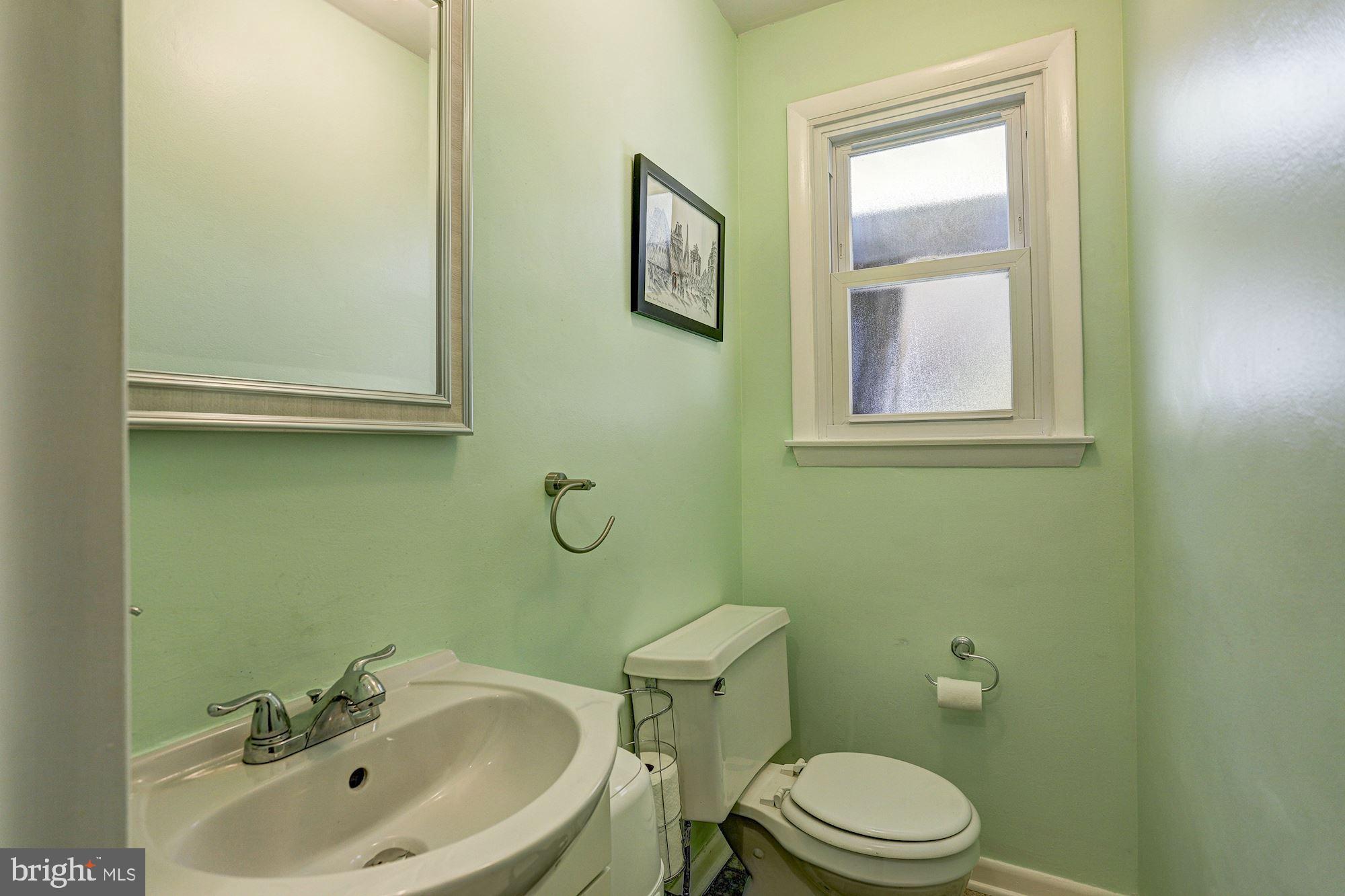 221 Farm Road Aberdeen, MD 21001 - Photo 15 of 31 Powder Room