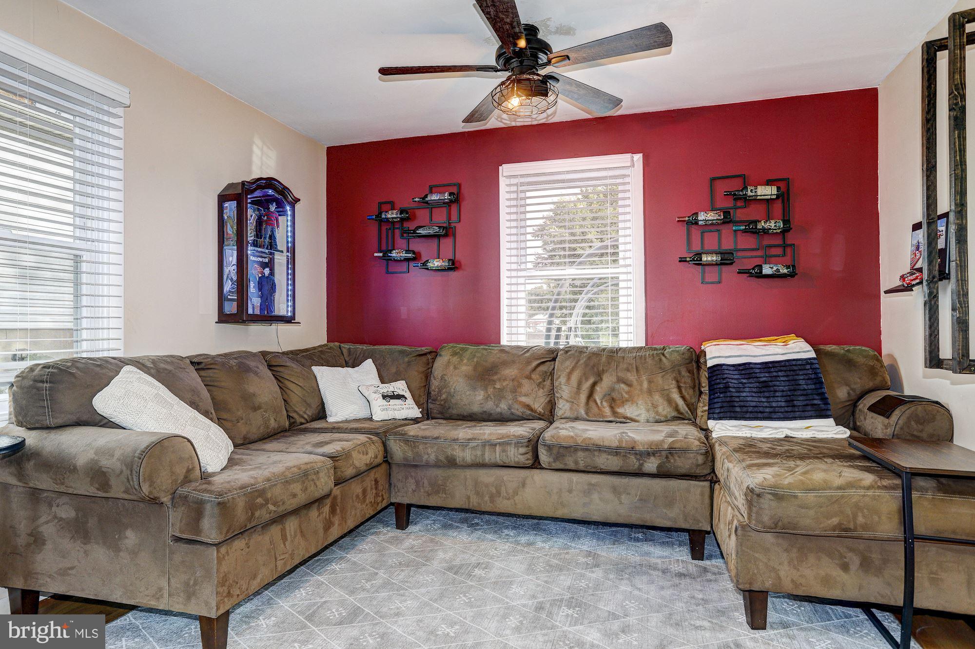 221 Farm Road Aberdeen, MD 21001 - Photo 7 of 31 Living Room