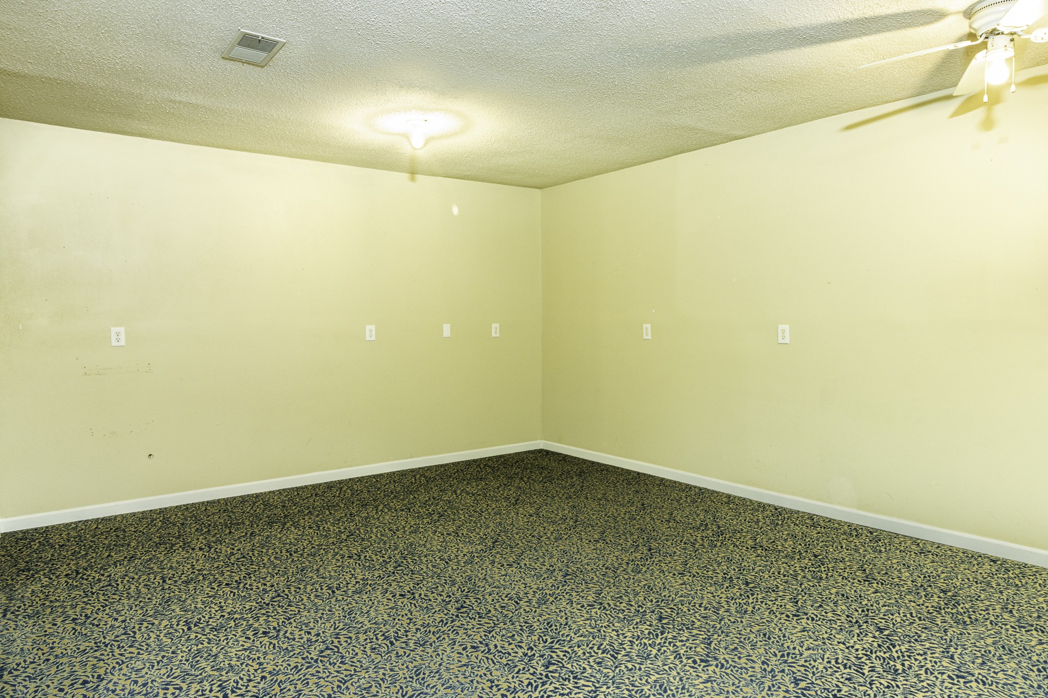 124 Chestnut Street Pulaski, TN 38478 - Photo 5 of 33 a view of empty room