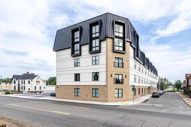 $995 | 518 Madison Street, Unit 206, Clarksville, TN 37040