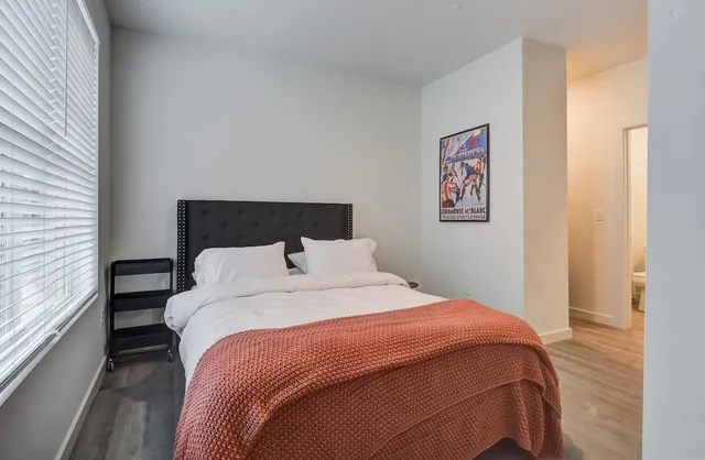 $995 | 518 Madison Street, Unit 206, Clarksville, TN 37040