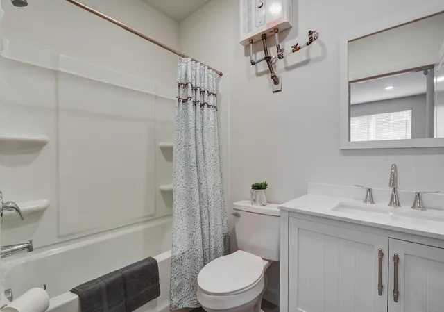 $995 | 518 Madison Street, Unit 206, Clarksville, TN 37040