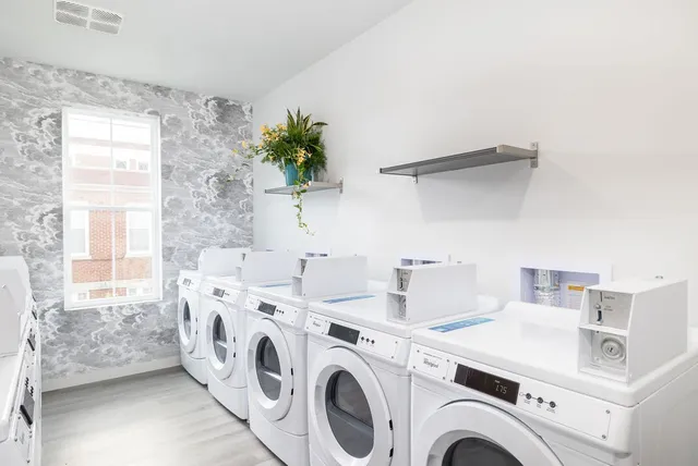 $995 | 518 Madison Street, Unit 206, Clarksville, TN 37040