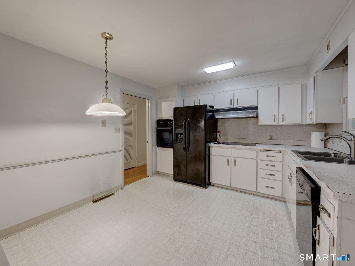 390 Ballfall Road Middletown, CT 06457 - Photo 15 of 40