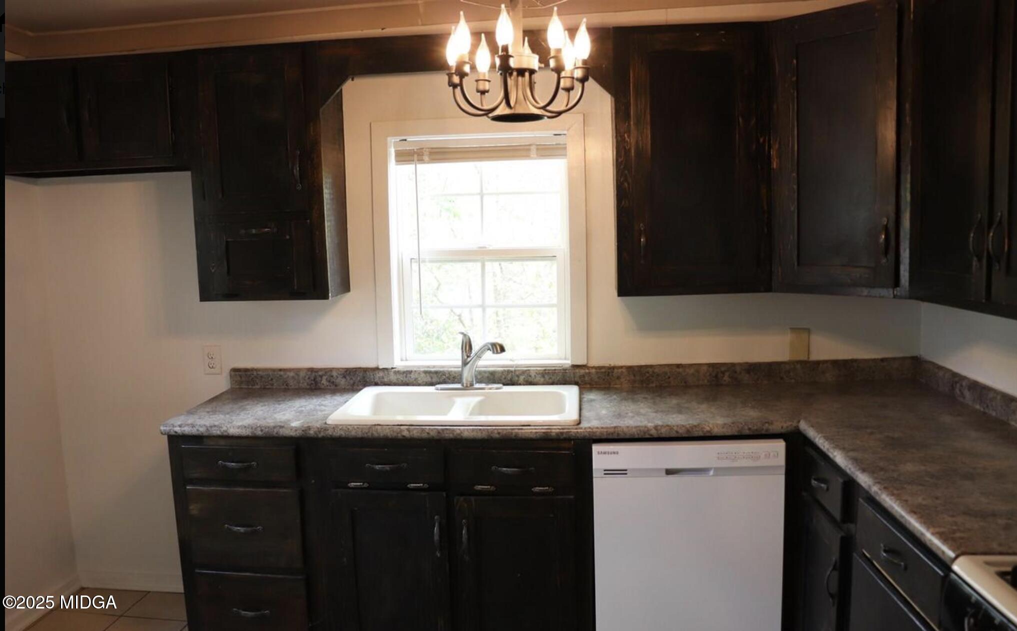 3243 Highpoint Drive Macon, GA 31204 - Photo 2 of 8 Screen Shot 2025-04-11 at 2.42.27 PM