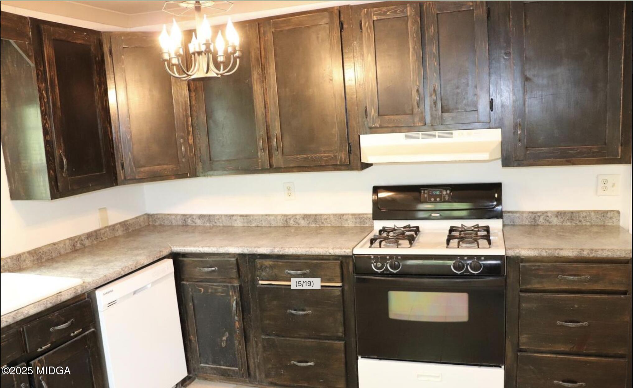 3243 Highpoint Drive Macon, GA 31204 - Photo 3 of 8 Screen Shot 2025-04-11 at 2.42.38 PM