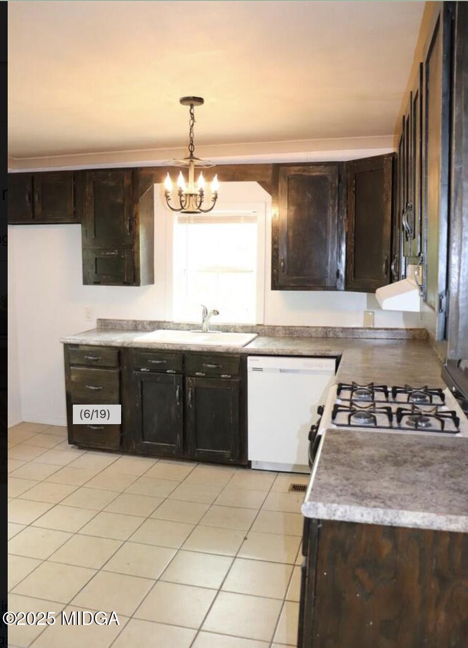3243 Highpoint Drive Macon, GA 31204 - Photo 4 of 8 Screen Shot 2025-04-11 at 2.42.47 PM