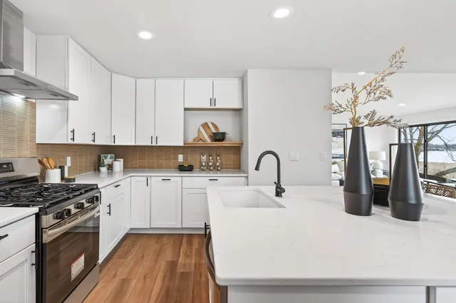 $949,900 | 10947 69th Avenue North, Maple Grove, MN 55369