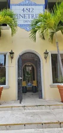 $2,950 | 4812 Pine Tree Drive, Unit 201, Miami Beach, FL 33140