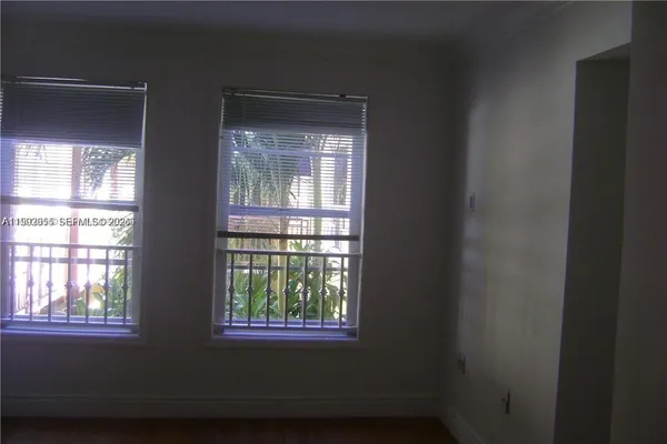 $2,950 | 4812 Pine Tree Drive, Unit 201, Miami Beach, FL 33140