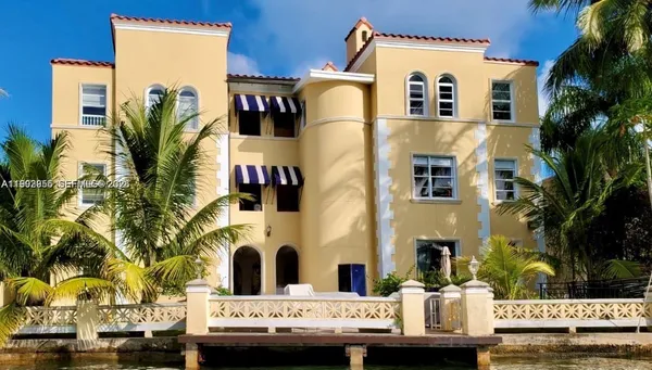 $2,950 | 4812 Pine Tree Drive, Unit 201, Miami Beach, FL 33140