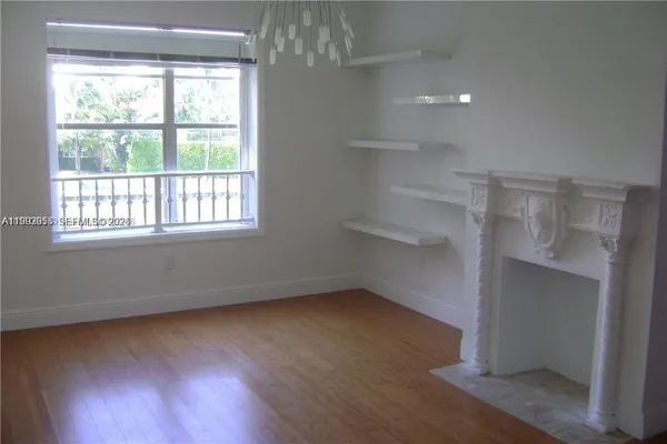 $2,950 | 4812 Pine Tree Drive, Unit 201, Miami Beach, FL 33140