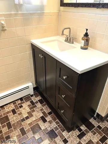 $2,950 | 44 Oak Street, Hamburg, NJ 07419