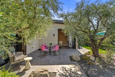 $3,100,000 | 427 North Avenida Caballeros, Palm Springs, CA 92262