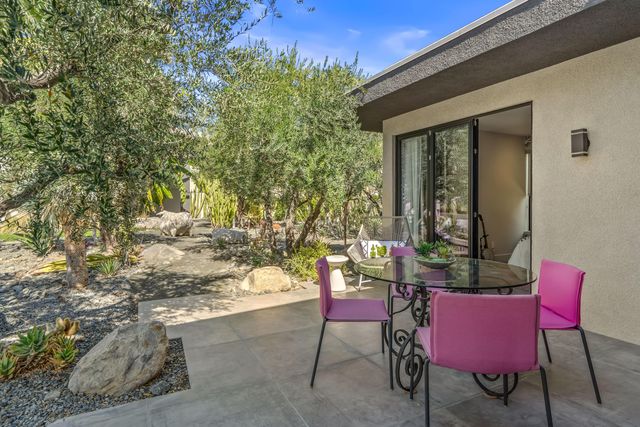 $3,100,000 | 427 North Avenida Caballeros, Palm Springs, CA 92262