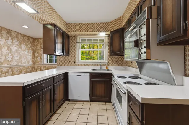 $550,000 | 2636 Longwood Drive, Wilmington, DE 19810