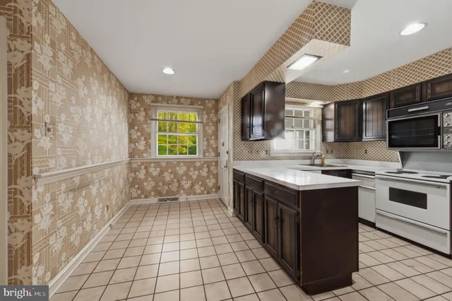 $550,000 | 2636 Longwood Drive, Wilmington, DE 19810