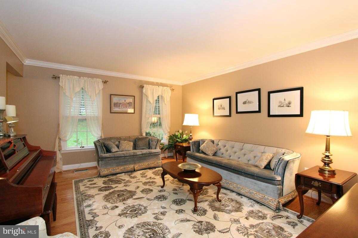 670 Long Corner Road Mount Airy, MD 21771 - Photo 2 of 29 Living Room