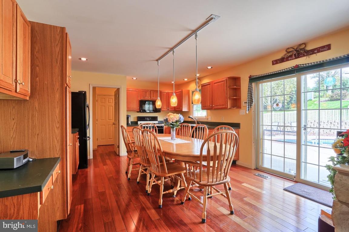 51 Duffield Drive Lititz, PA 17543 - Photo 5 of 32