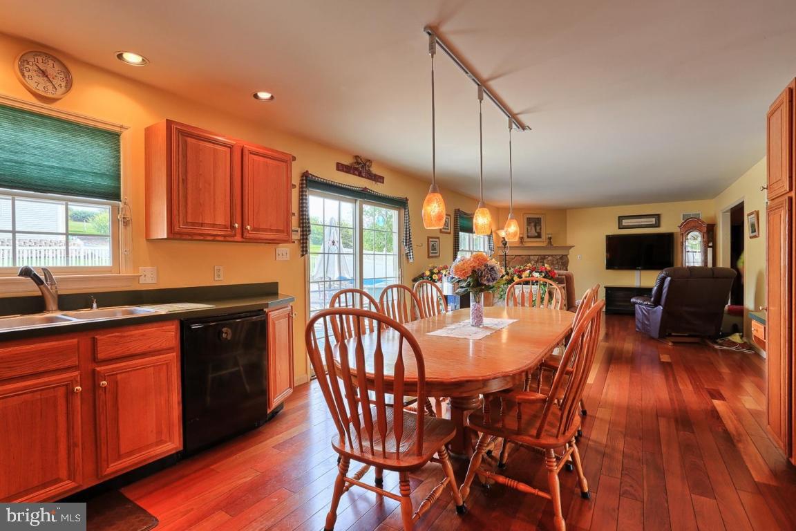 51 Duffield Drive Lititz, PA 17543 - Photo 6 of 32