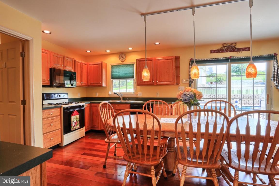 51 Duffield Drive Lititz, PA 17543 - Photo 7 of 32