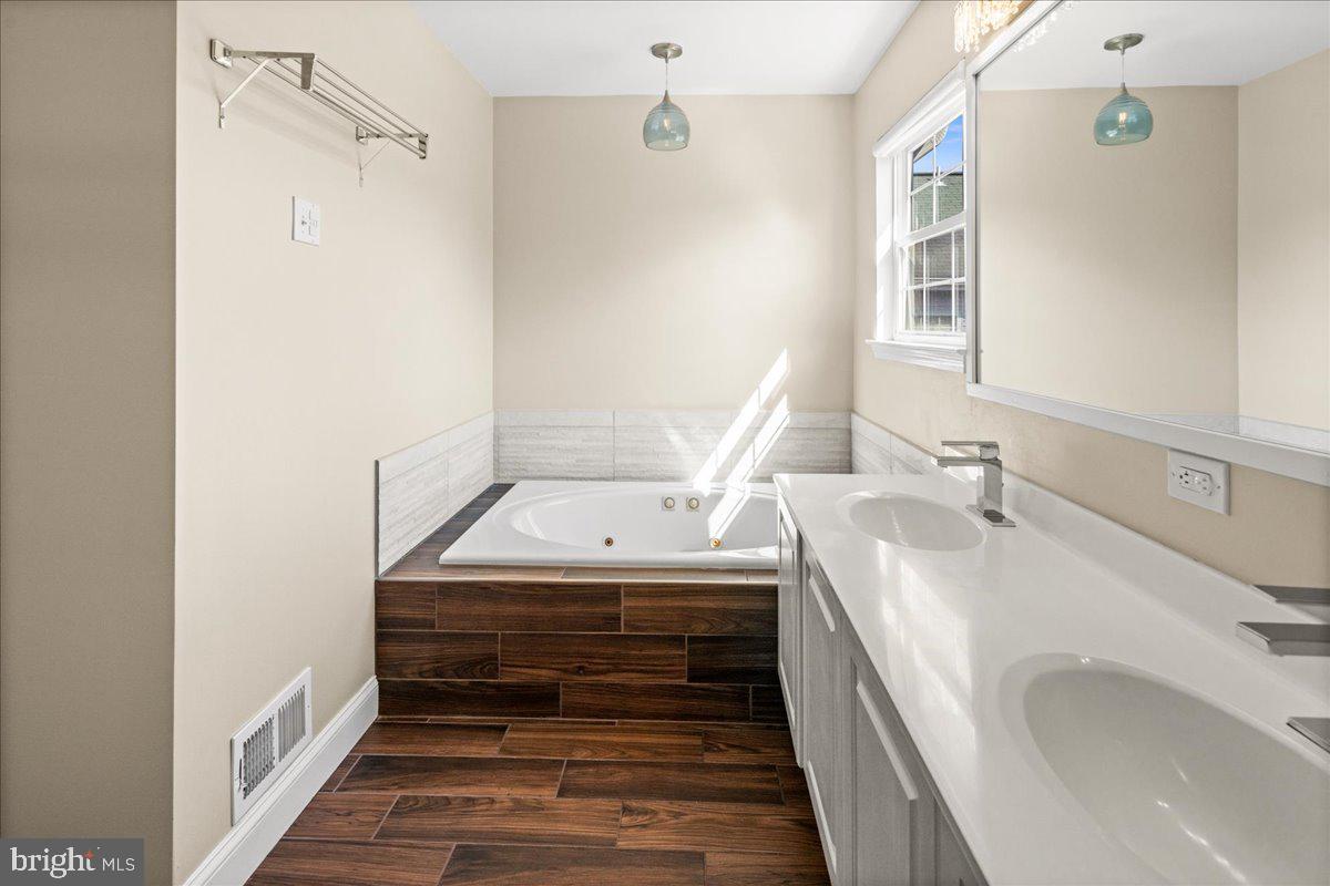 4 Carey Street Pennington, NJ 08534 - Photo 20 of 33 Primary Bath