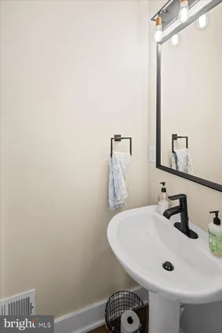 $775,000 | 4 Carey Street, Pennington, NJ 08534