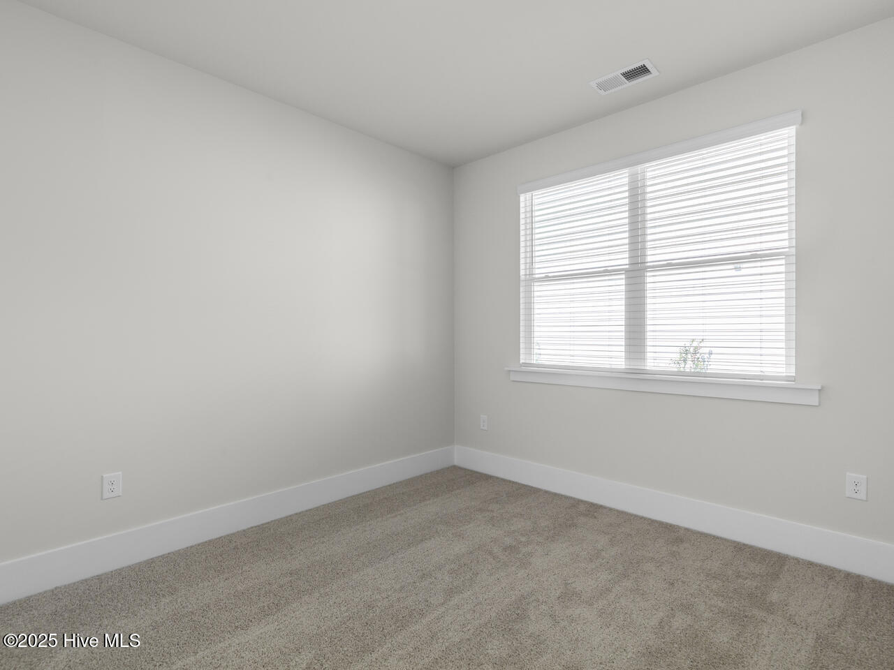 323 Hammock Bay Way, Unit LOT 18 Hubert, NC 28539 - Photo 29 of 43 SurfsideLanding21814brDRHL33A8-029-033-1