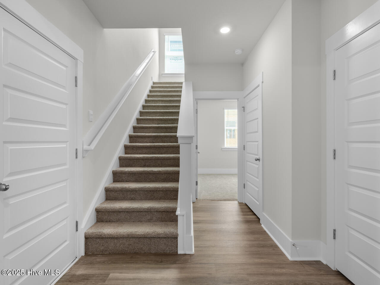 323 Hammock Bay Way, Unit LOT 18 Hubert, NC 28539 - Photo 6 of 43 SurfsideLanding2182foyDRHL33A8-006-004-1