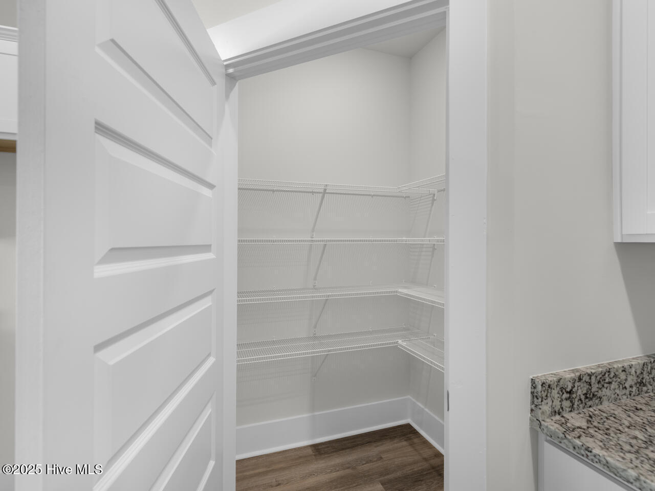 323 Hammock Bay Way, Unit LOT 18 Hubert, NC 28539 - Photo 9 of 43 SurfsideLanding2183kitDRHL33A8-009-003-1