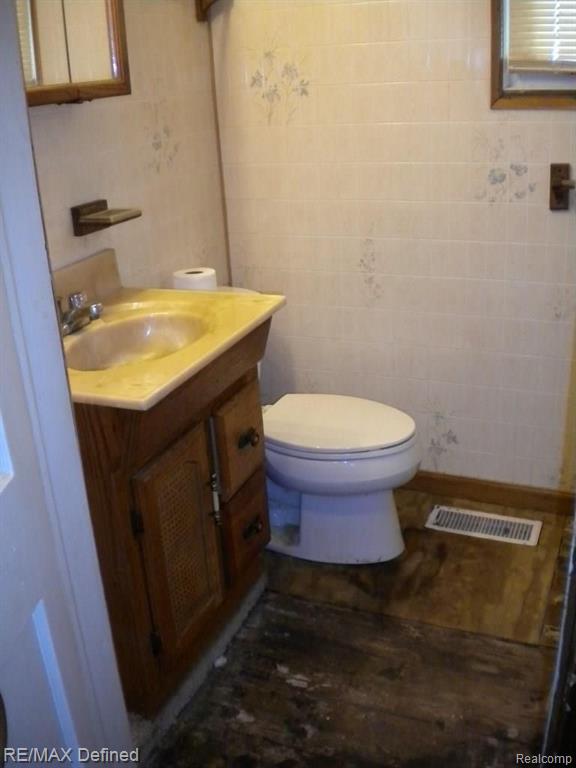 15668 Frazho Road Roseville, MI 48066 - Photo 10 of 16