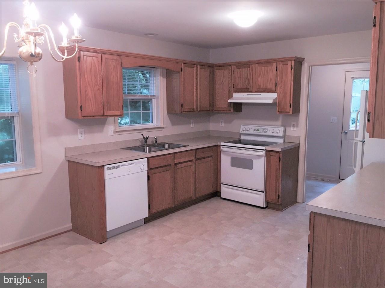 6061 Rockawalkin Road Salisbury, MD 21801 - Photo 6 of 14 Kitchen