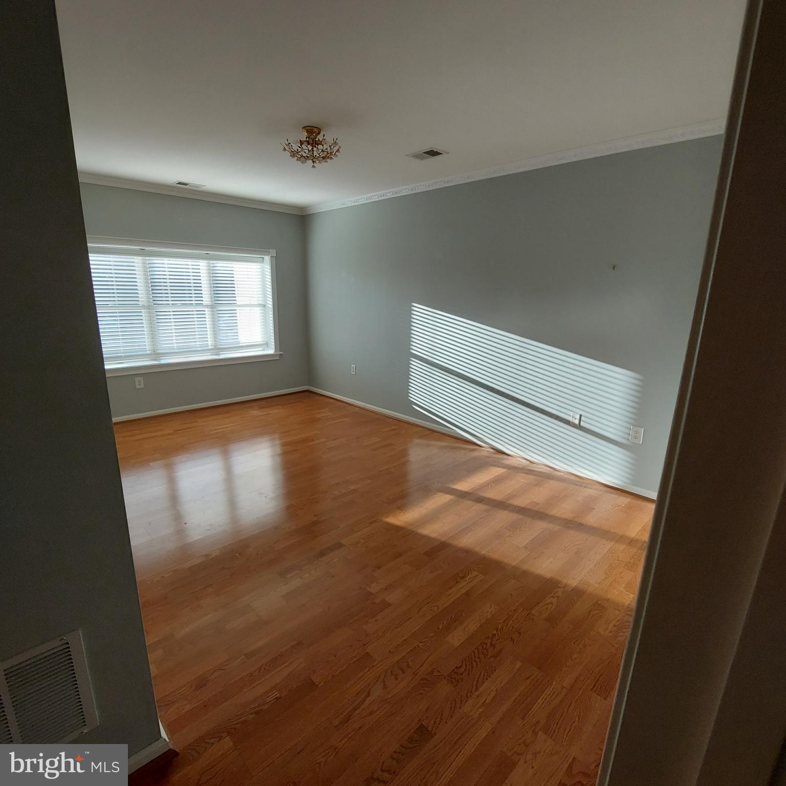 12251 Roundwood Road, Unit 807 Lutherville-Timonium, MD 21093 - Photo 10 of 23 Large primary bedroom