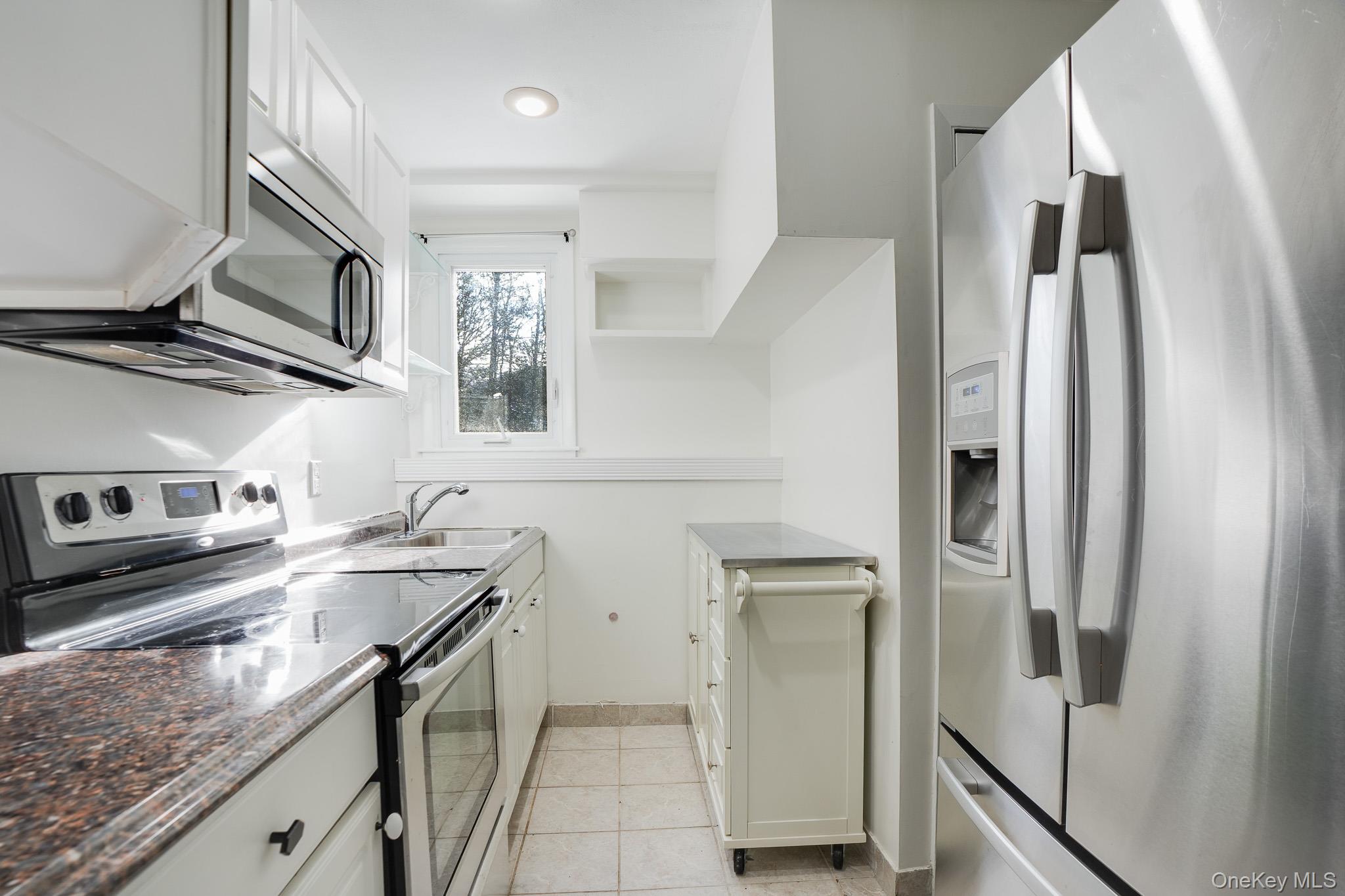 53 Tanager Road Mahopac, NY 10541 - Photo 27 of 43 Accessory apartment, kitchen.