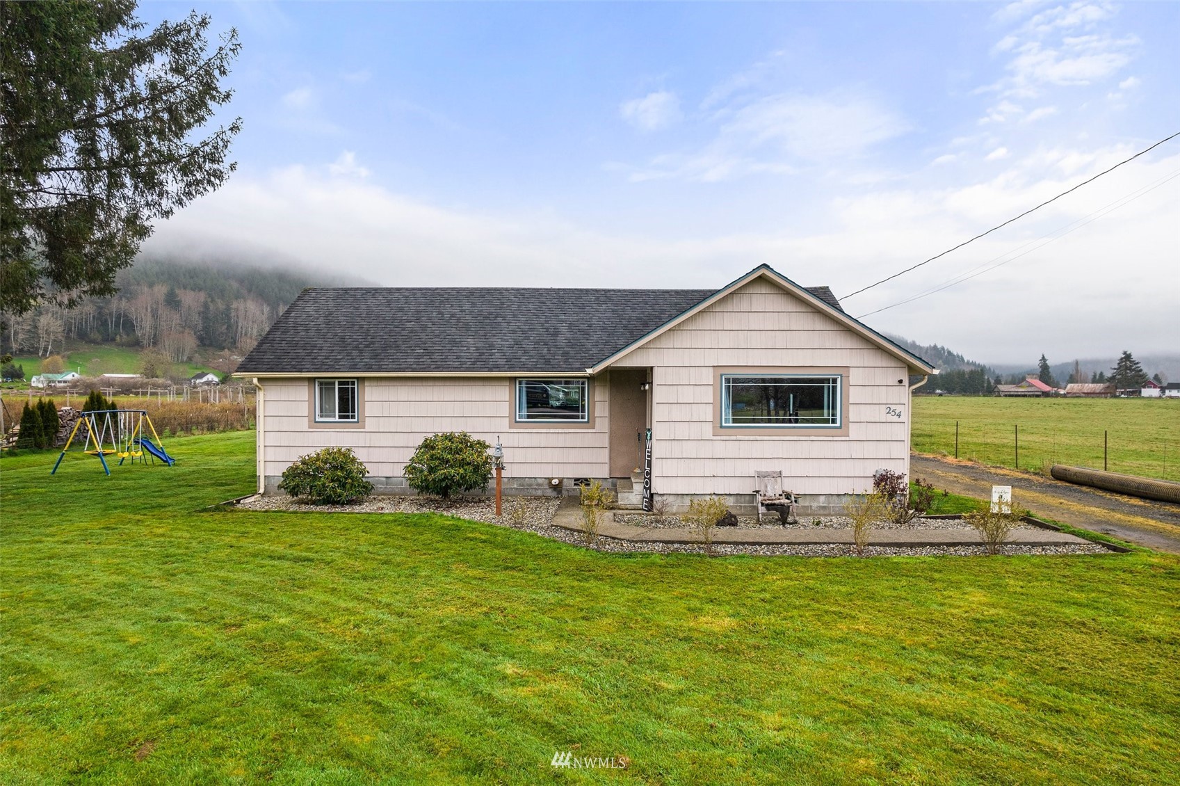 254 Camp 1 Road Raymond, WA 98577 - Photo 3 of 26 Gallery Image 3