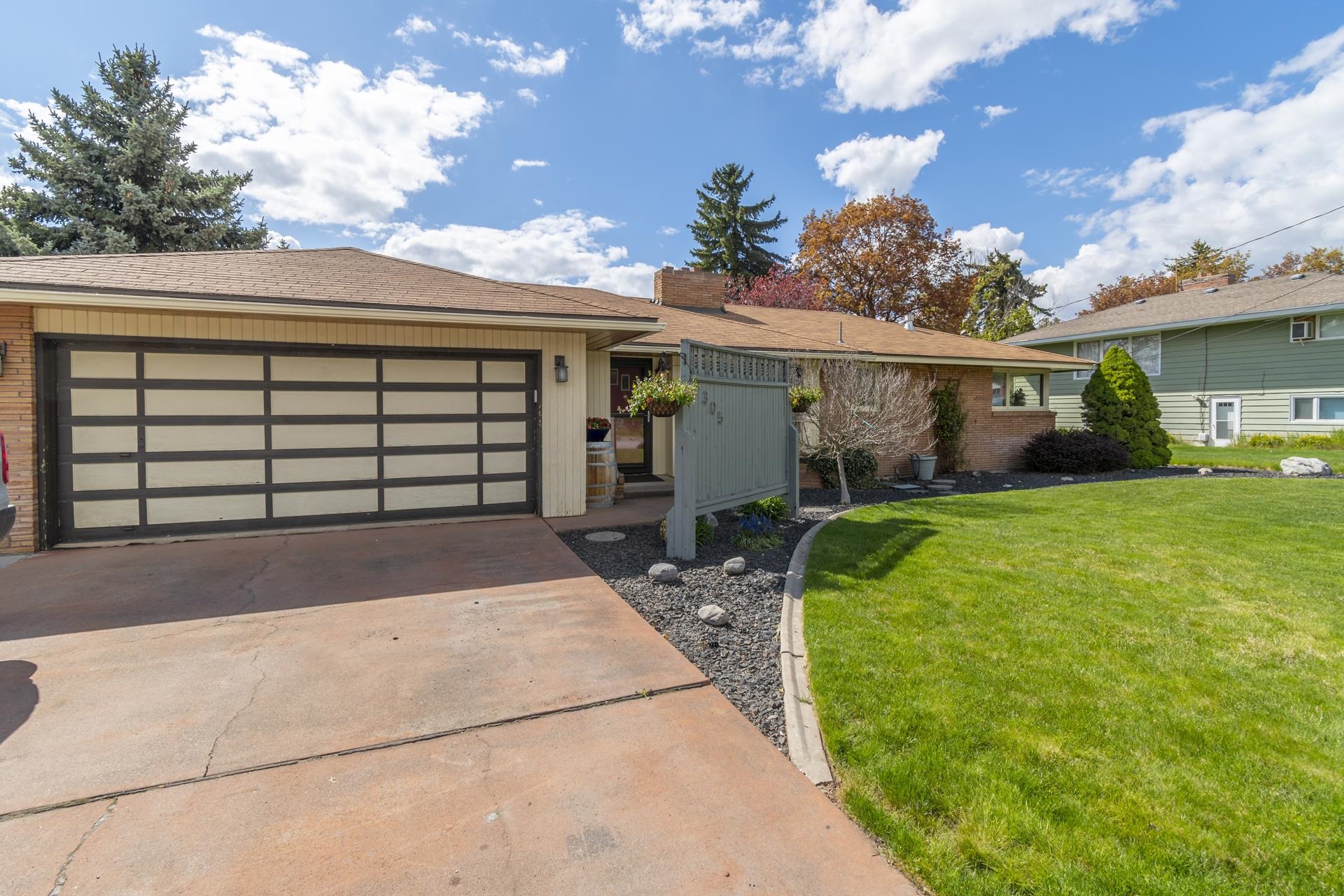 305 North Best Road Spokane Valley, WA 99216 - Photo 1 of 50